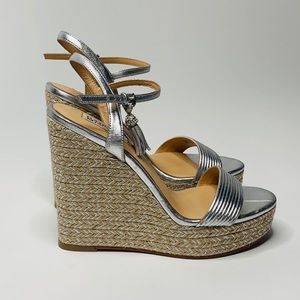 Beautiful platform size 8